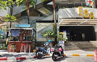 LUX NINE Kikuya Dry Cleaning & Laundry W District Phra Khanong