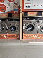 ฮิปโป สะดวกซัก Hippo Wash & Dry ฉลองสุข