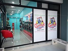 จีเนียส​ ลอนโดรแมท​ วอช​ ​แอนด์​ ดราย